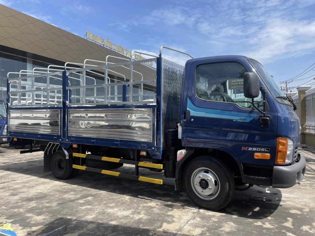 Hyundai N250SL Euro5 Thùng Bạt 